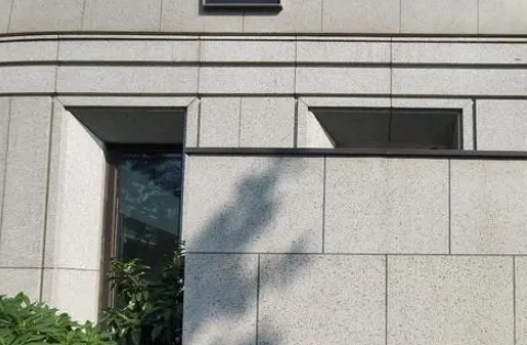 外墻涂料水包水有啥優(yōu)缺點(diǎn)？現(xiàn)在為什么基本沒人用了？